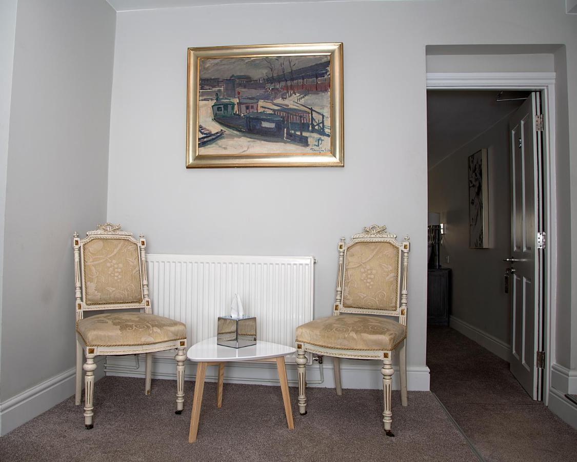 The Maple Manor Hotel Crawley  Zewnętrze zdjęcie