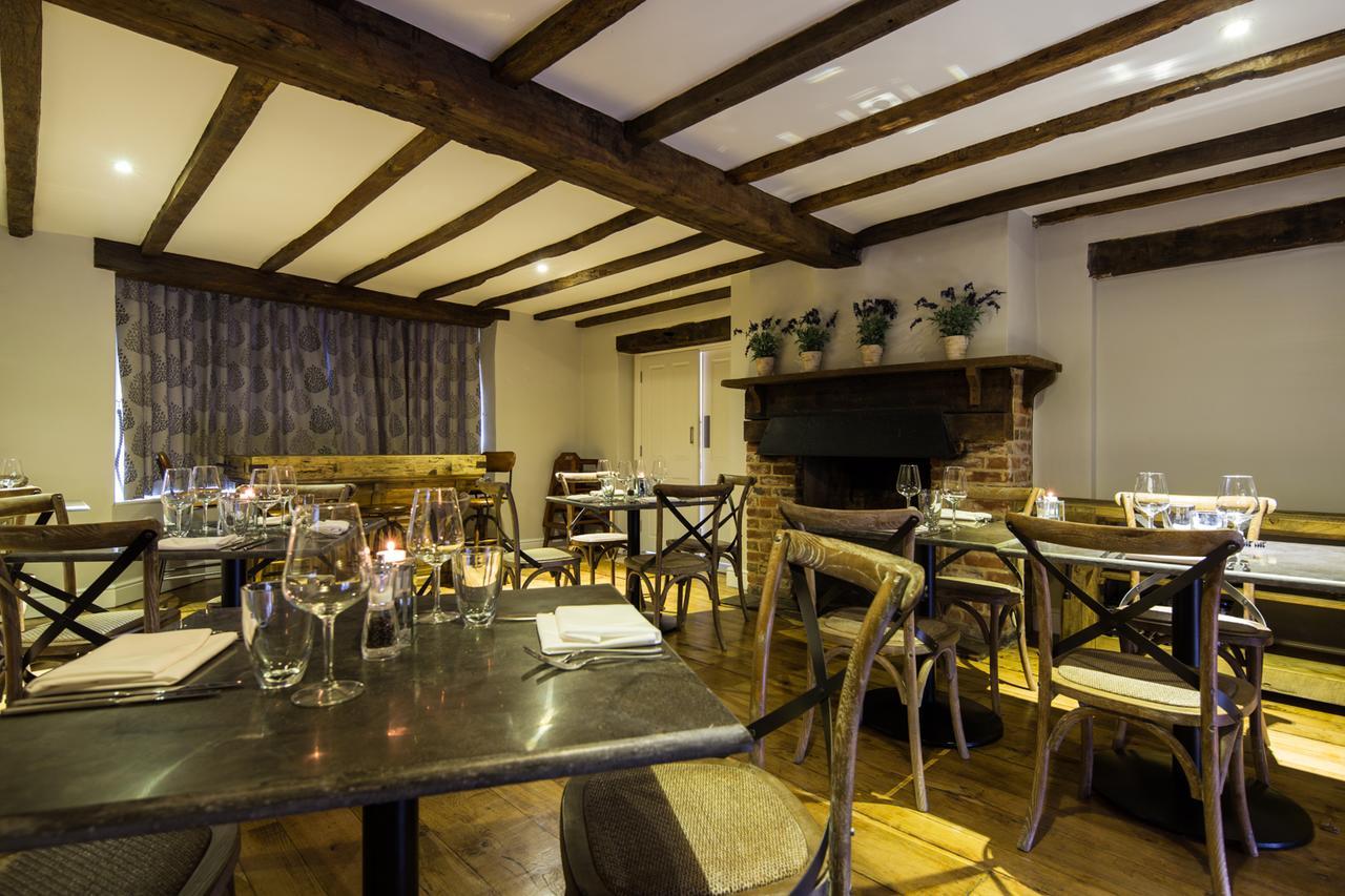 The Maple Manor Hotel Crawley  Zewnętrze zdjęcie